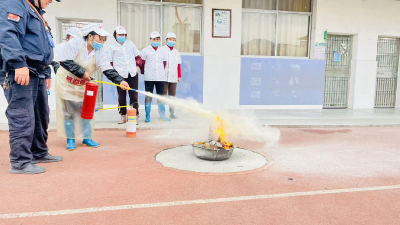 通城县五里镇五里中心完小：筑牢校园安全线 消防培训护平安