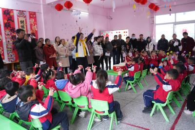 通城县沙堆镇中心幼儿园举行家长半日开放活动