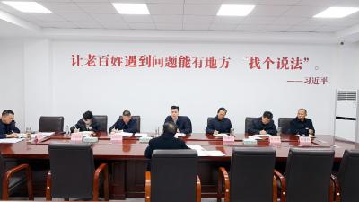 杨修伟到县信访接待中心接待来访群众