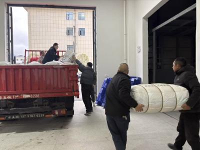 通城县应急管理局启动冬春救助物资发放工作