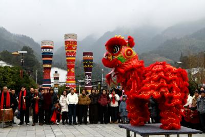 湖北通城：景区非遗表演迎新春