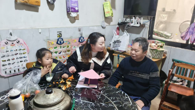 通城县马港镇：暖访入家润童心 家园携手伴成长