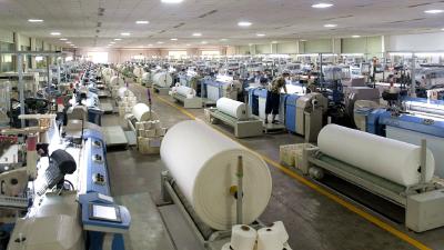 湖北通城：“春风行动”铺就家门口圆梦路