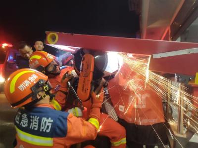 【春节我在岗】通城县消防救援局：春节守平安，“火焰蓝”的别样年味