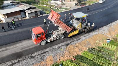 与时间赛跑 为畅通冲刺 通城道路攻坚按下“快进键”