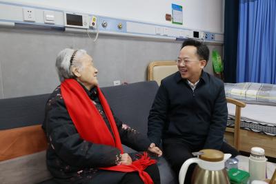 黄建平走访慰问离退休老干部和企业专家人才