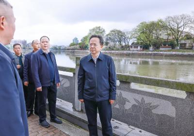 黄建平调研“两河四岸”夜经济发展、城区污水管网改造并开展一季度巡河工作