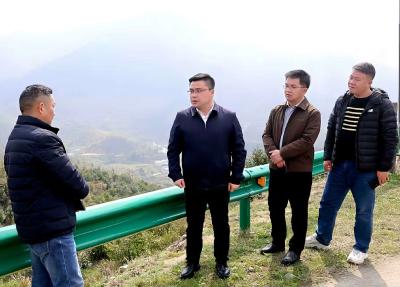 通城县领导开展巡林巡库巡河并调研洪源抽水蓄能项目工作  