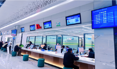 通城:“一窗通办”小窗口 书写便民“大文章”