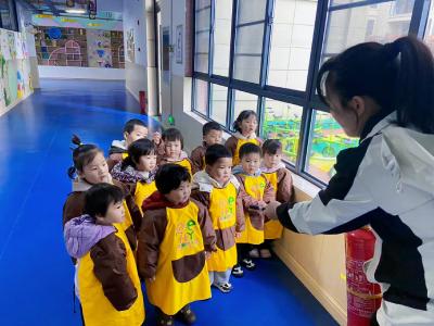 筑牢安全防线   共护童年成长|通城县黄源幼儿园开展消防应急演练活动