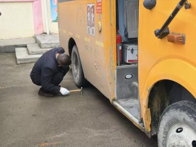 通城县大坪乡开展春季校车安全隐患排查整改工作