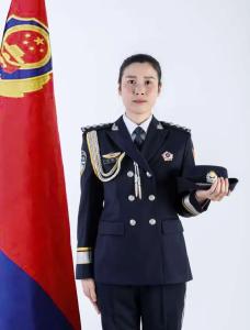 警营她力量 | 叶莉莉：十五载藏蓝坚守 幕后警花绽放别样芳华