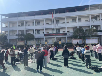 通城县五里镇：筑牢校园“防毒墙”   护航青春助成长