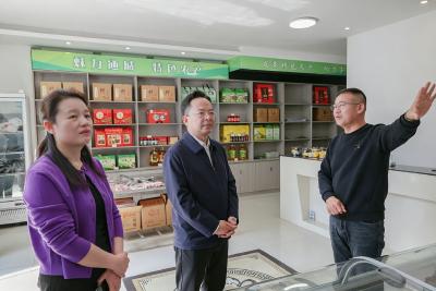 黄建平调研两头乌产业发展工作