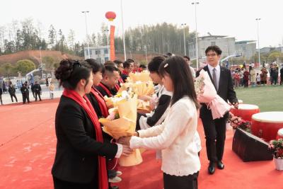 十八而志 逐梦韶华｜通城三中举行2026届高三学生成人礼暨高考誓师大会