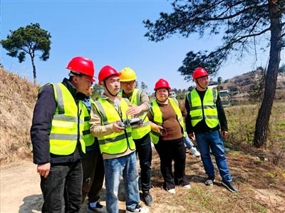 跨界逐梦沃野 科技领航田园 通城飞手“总教头”胡阳志铺就云端致富路