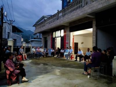 咸宁市市场监管局驻村工作队：村湾夜话解民忧 实干担当护平安