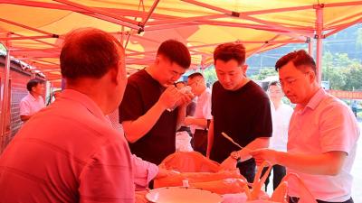 通城：楚商组团下乡赶集 消费帮扶助农增收