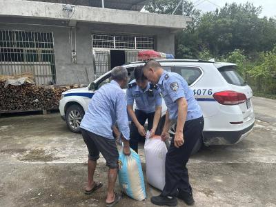 真情帮扶暖民心 | 通城县沙堆镇派出所走访慰问困难群众