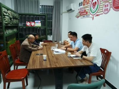通城县五里镇：深夜调解化心结 用心用情解民忧