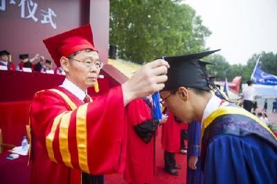 大学校长的最后一课 郭东明：做有价值的人 创造无愧于时代的人生