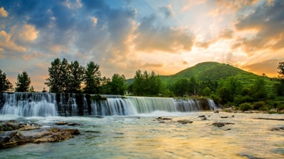 历经艰难，崇阳摄影家们拍下绝美瞬间，展出作品让人视觉震撼……