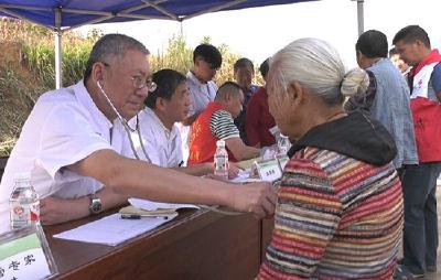 崇阳县康福医院：向祖国献礼 关爱全民健康