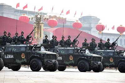 崇阳县社会各界收看收听庆祝中华人民共和国成立70周年大会、阅兵式、群众游行直播盛况