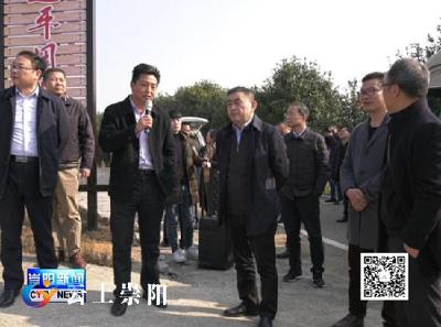参加全省供销合作发展基金培训班人员来我县考察供销社开展农村金融服务工作