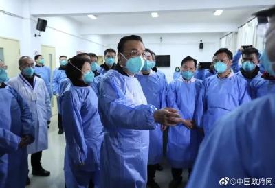 李克强来到武汉考察指导疫情防控工作