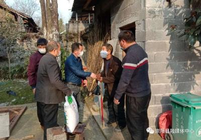 铜钟乡在下村：建强“桥头堡” 筑牢“防疫墙”