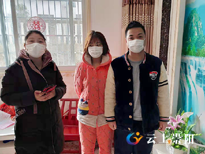 【党旗飘扬】疫情来袭  崇阳石城干部乐当群众“跑腿员”