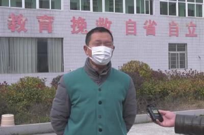 无视疫情聚众赌博 崇阳民警行拘5人