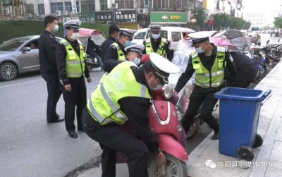 两部门联合执法！让道路更通畅 城市更美丽