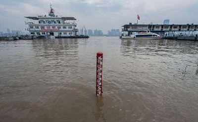 长湖逼近历史最高水位