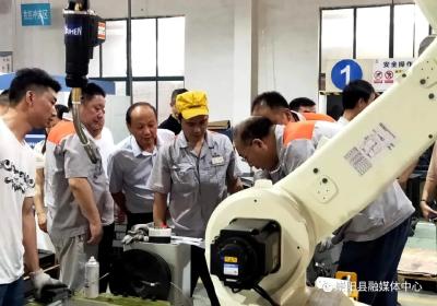 悠悠天宇阔 切切故乡情一一崇阳一中长三角