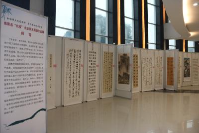 崇阳县举办“抗疫”书法美术摄影作品展览