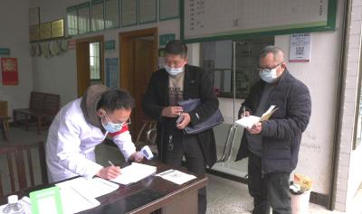 县农业农村局检查组到白霓镇突击检查防疫工作