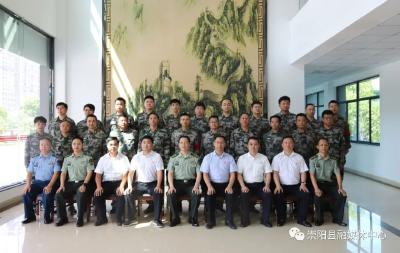 郑俊华任崇阳县人武部党委第一书记
