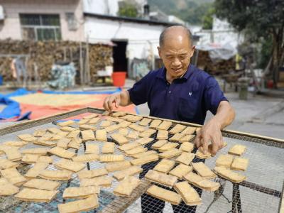 廖先文：昔时卖“豆腐脑”   今日成“豆腐佬”
