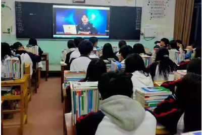 崇阳职校被评为市级“扫黄打非”进基层示范标兵