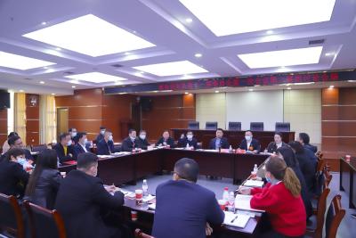 政协崇阳县第十一届委员会第一次会议分联组开展讨论