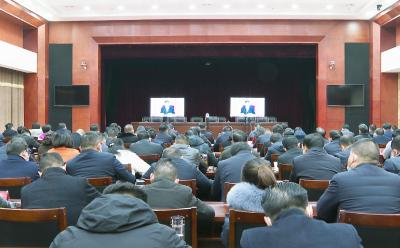 崇阳县组织收视收听省、市优化营商环境电视电话会议