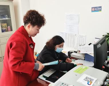 和平市场监管所：“手把手”倾情指导 服务市场主体年检申报