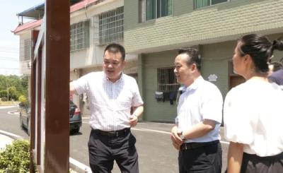何光耀到崇阳县开展“下基层、察民情、解民忧、暖民心”实践活动