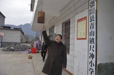 孤岛摆渡人王值军