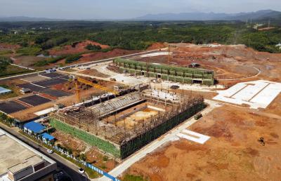 【聚焦重点项目建设（60）】迎战高温  崇阳文体中心二期项目建设最新进展来了！