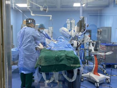 崇阳县中医院成功完成全县首例颈动脉支架置入术