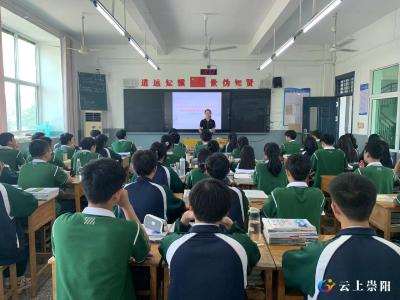 崇阳：先进模范事迹进校园  彰显榜样力量