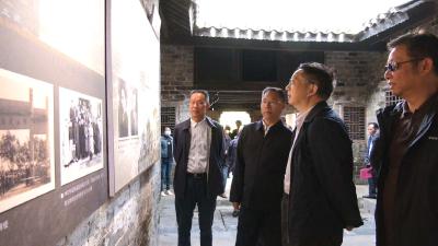 市人大常委会退休老干部到崇阳县调研考察乡村振兴工作
